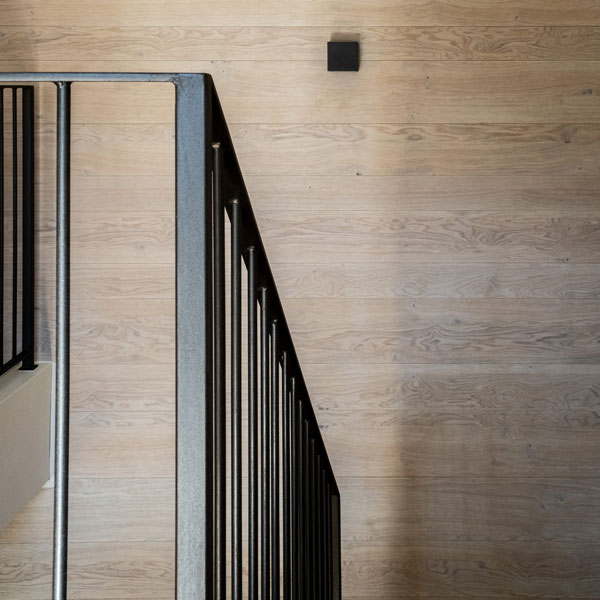 parete legno parapetto scale progettazione interni 
