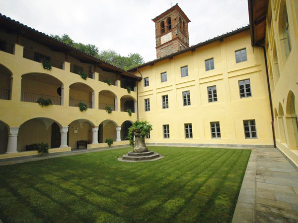 Vista del chiostro interno del complesso Certosa 1515