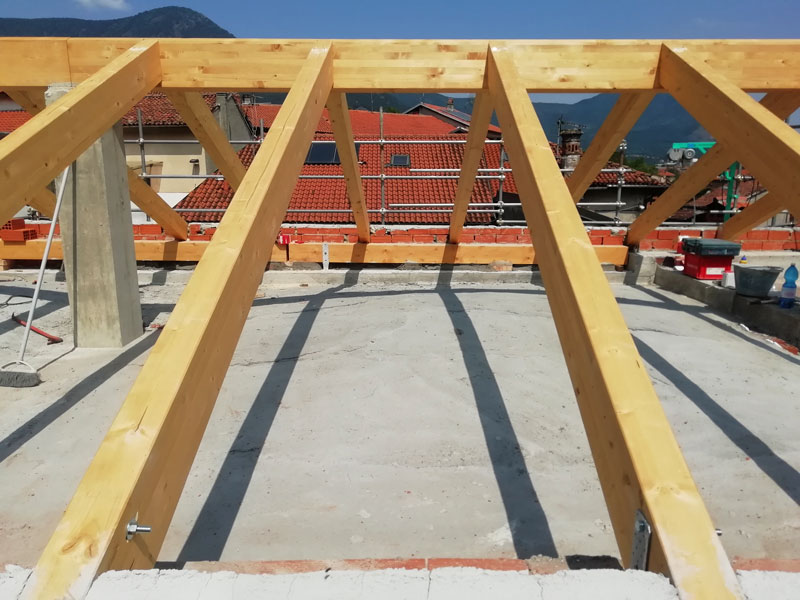 tetto in legno nuova struttura copertura strutturale miglioramento sismico rifacimento tetto