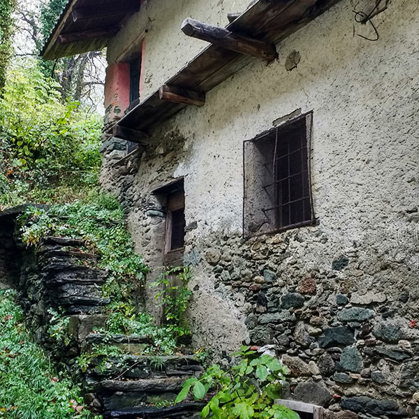 pietra scale vegetazione abitazione Mocchie borgata Condove censimento frazione