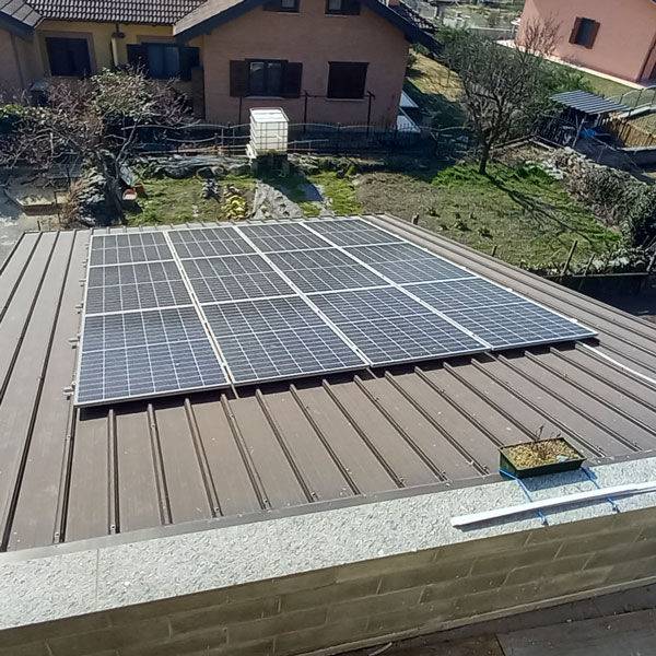 Tettoia pannelli fotovoltaici superbonus 110% riduzione consumi intervento trainato